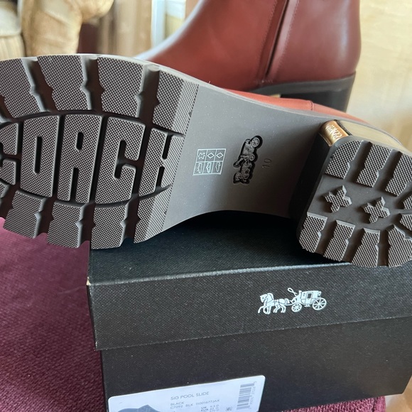 Woman Coach Ankle Leather Boots - Picture 5 of 10